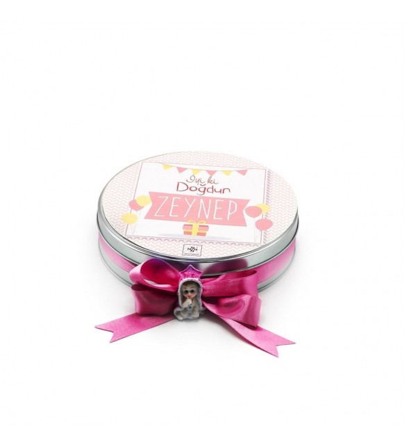 Kız Bebek Çikolatası Metal Yuvarlak Kutu Pembe Balon Baskılı (80 Adet Napoliten Çikolata)