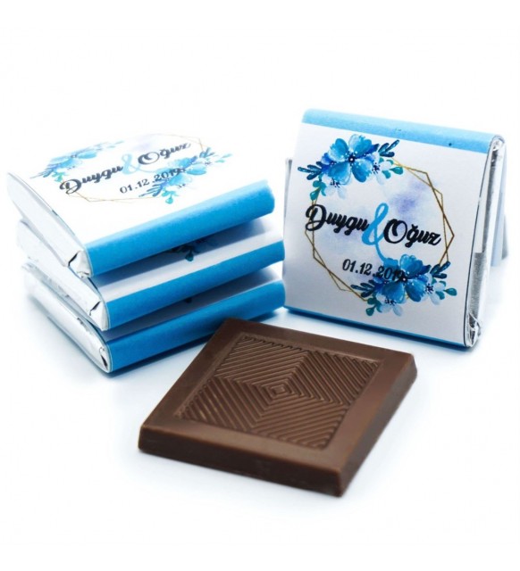 Söz Nişan Çikolatası Metal Yuvarlak Kutu Mavi Çiçek Tasarımlı (80 Adet Dökme Napoliten Çikolata)